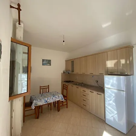 Apartment Pams